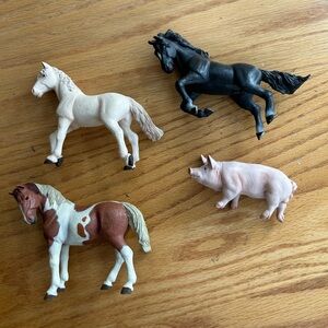 Lot Of 4 Papo Horses Rearing Mustang Stallion Pig Cremello Pinto Mare Figures